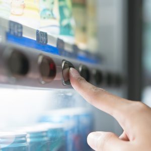 Czy jedzenie z automatów jest niezdrowe? Fakty i mity Czy jedzenie z automatów jest niezdrowe? Fakty i mity
